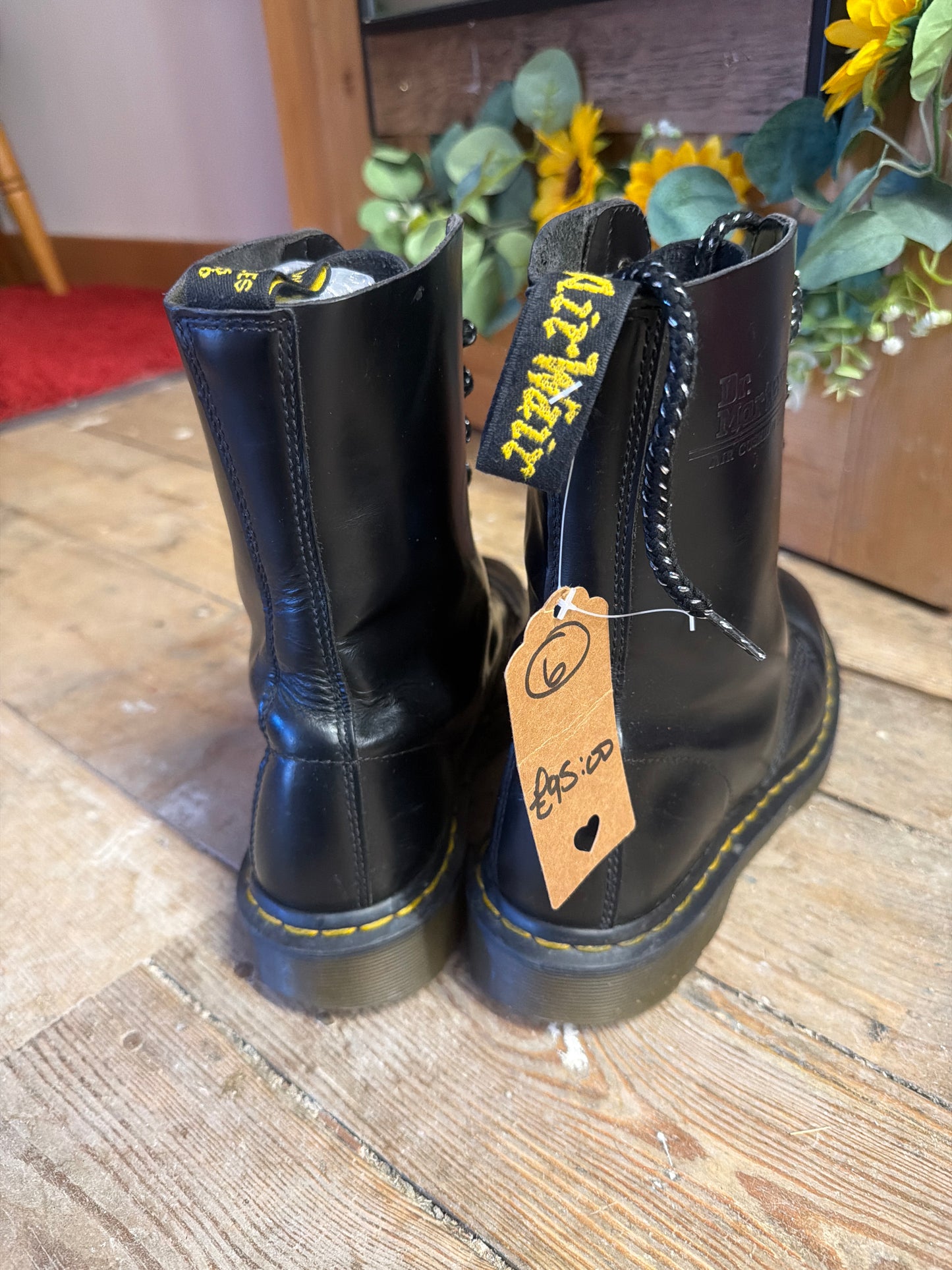 20 Hole Dr Marten Boots