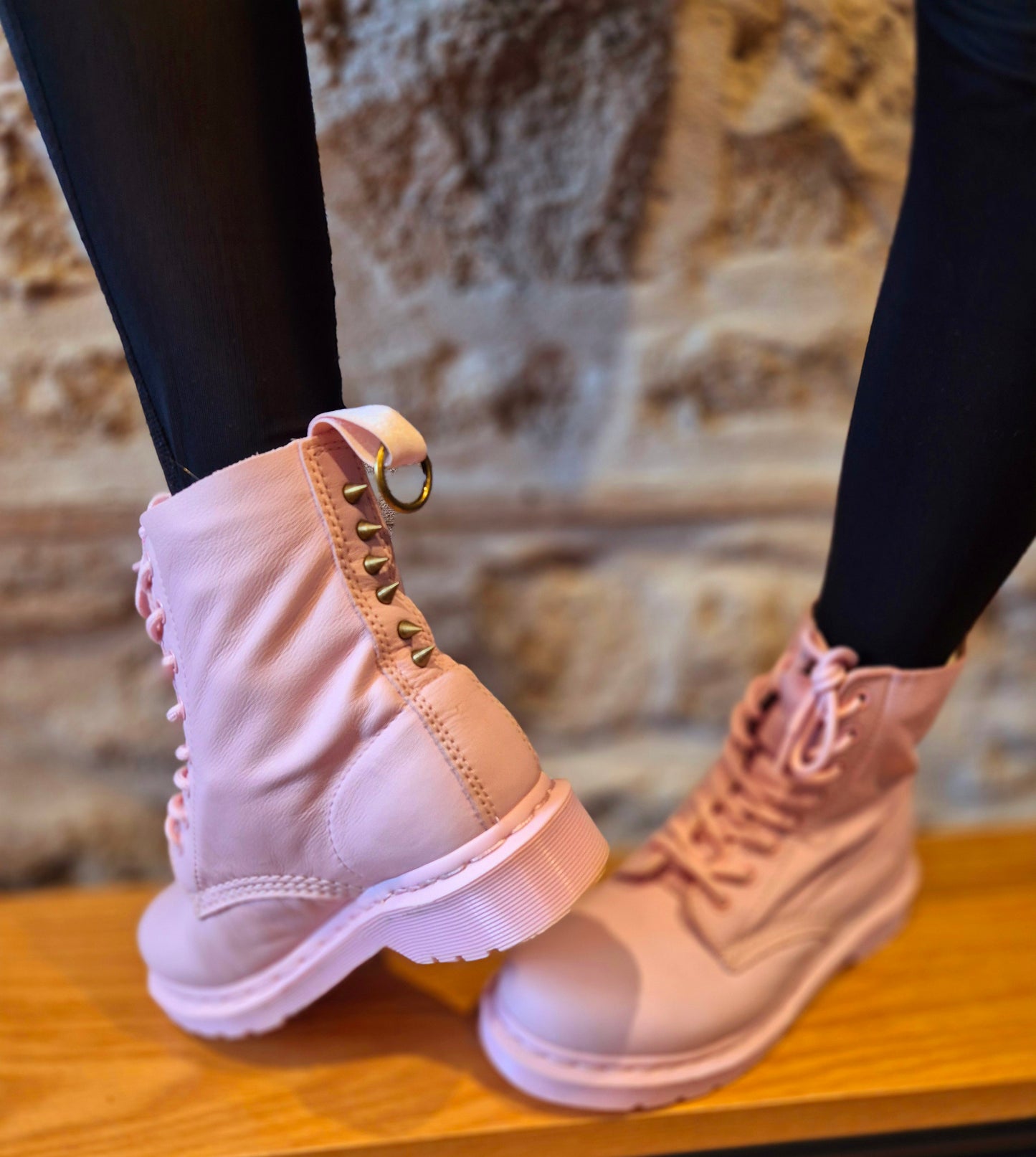 1460 pale pink