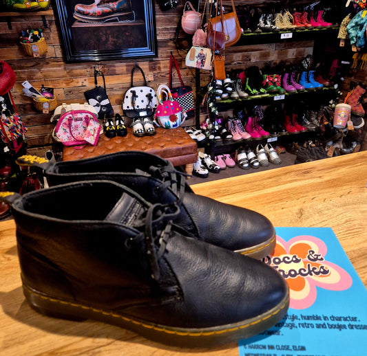 Daytona black size 8 boots