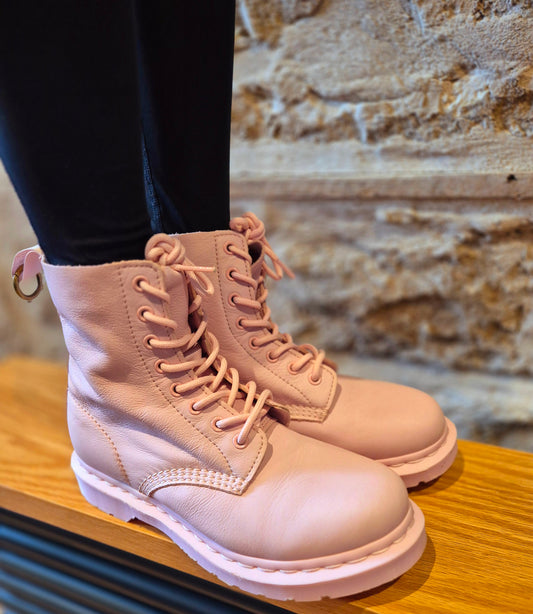 1460 pale pink